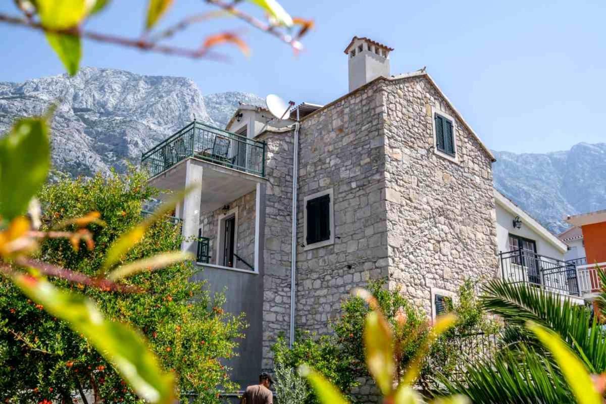 Apartments Inn Baska Voda Bagian luar foto