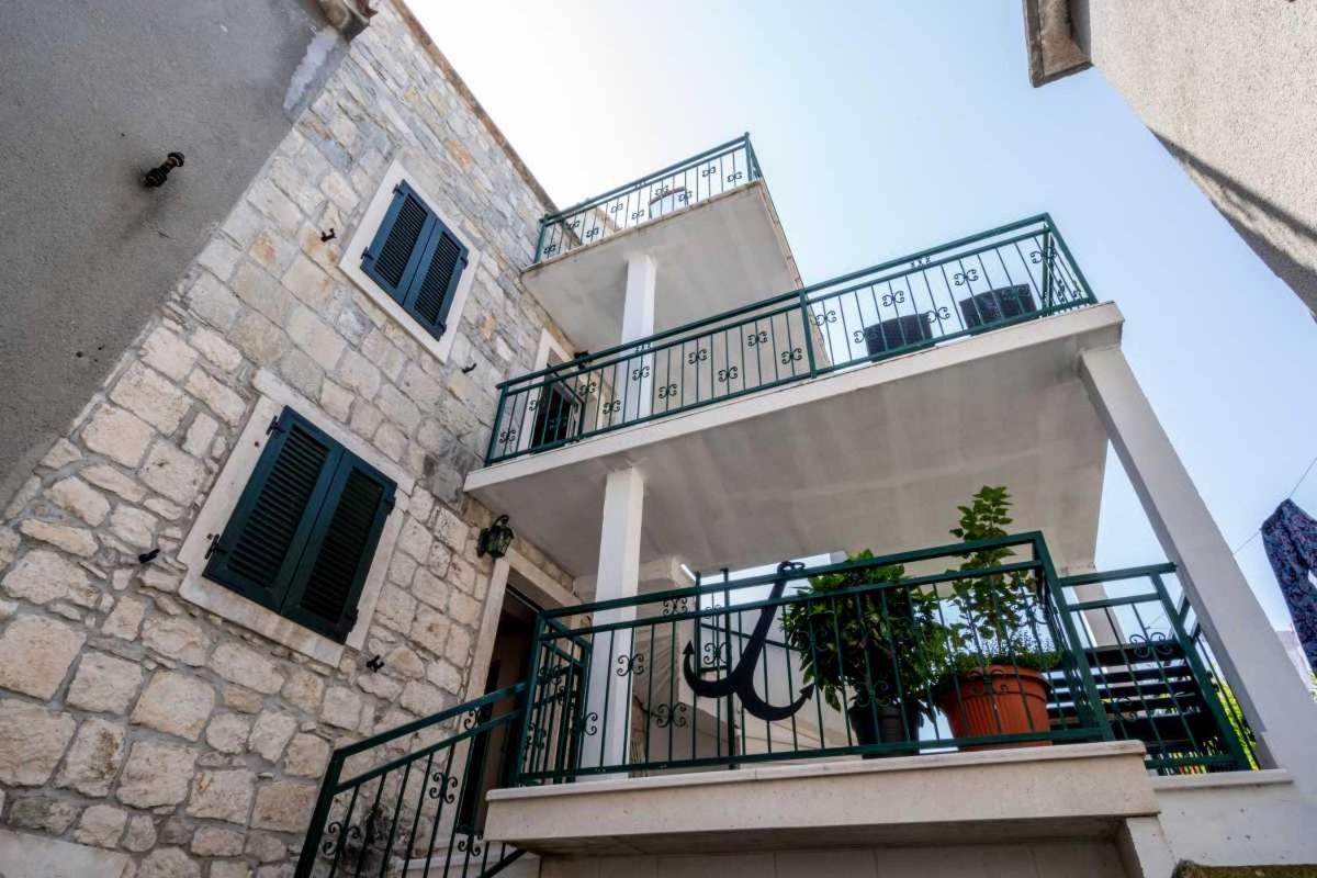Apartments Inn Baska Voda Bagian luar foto